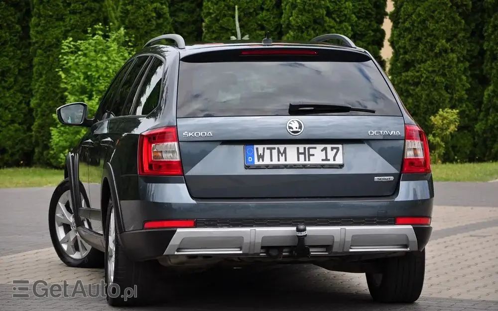 SKODA Octavia Combi 2.0 TDI 4x4 DSG Scout