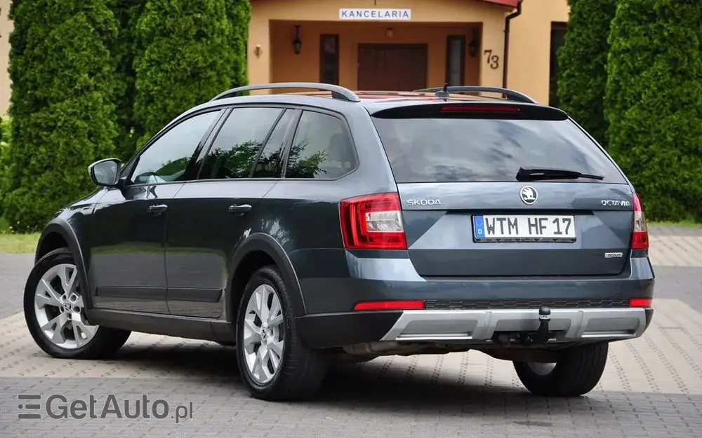 SKODA Octavia Combi 2.0 TDI 4x4 DSG Scout
