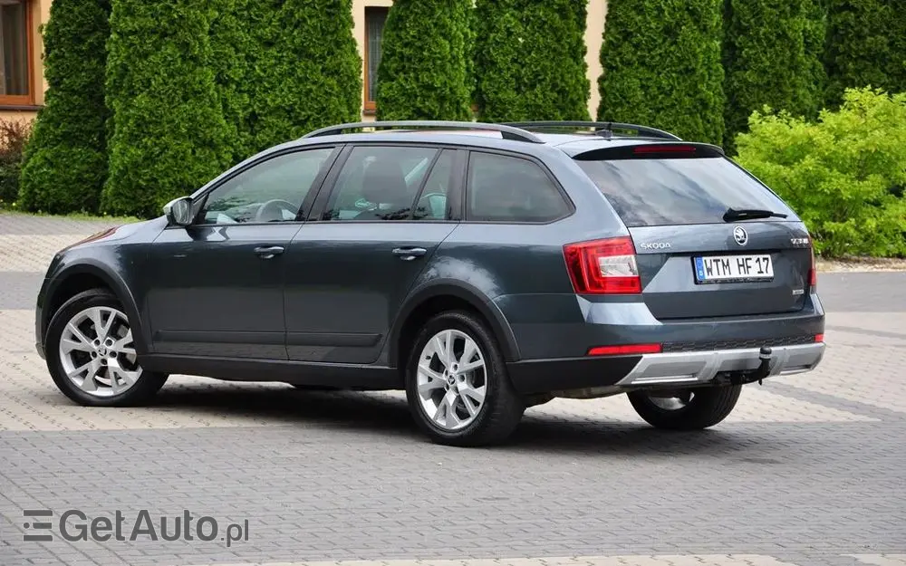 SKODA Octavia Combi 2.0 TDI 4x4 DSG Scout
