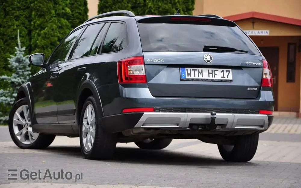 SKODA Octavia Combi 2.0 TDI 4x4 DSG Scout