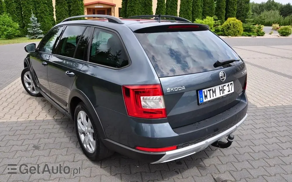 SKODA Octavia Combi 2.0 TDI 4x4 DSG Scout