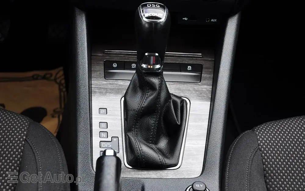 SKODA Octavia Combi 2.0 TDI 4x4 DSG Scout