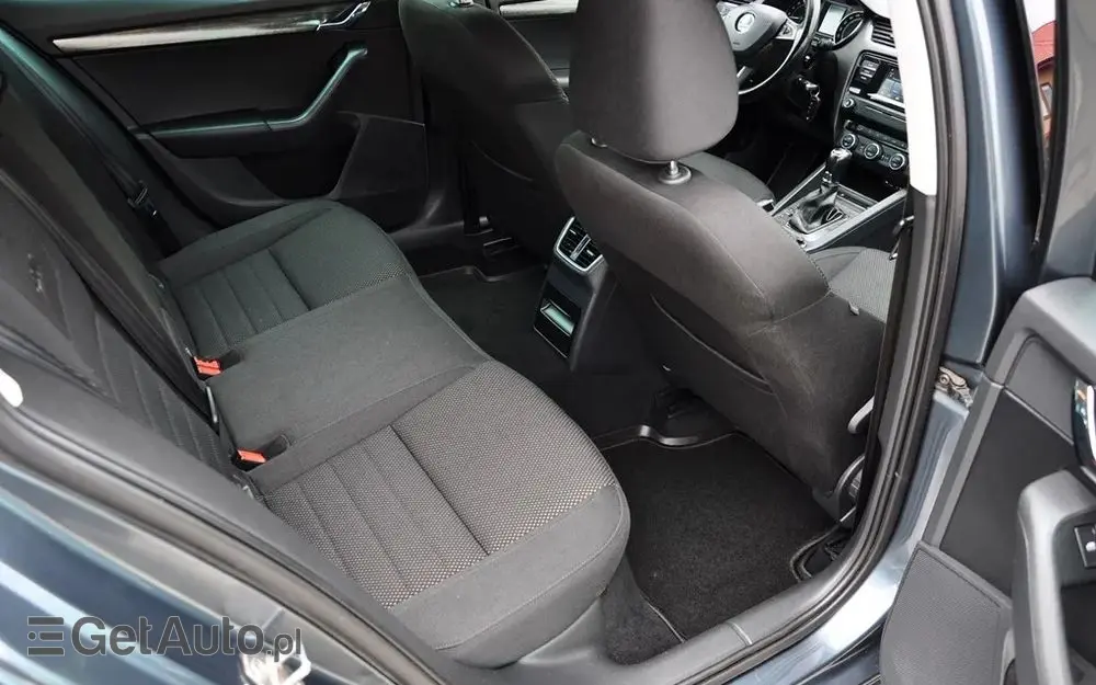 SKODA Octavia Combi 2.0 TDI 4x4 DSG Scout