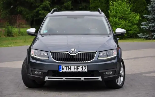 SKODA Octavia Combi 2.0 TDI 4x4 DSG Scout