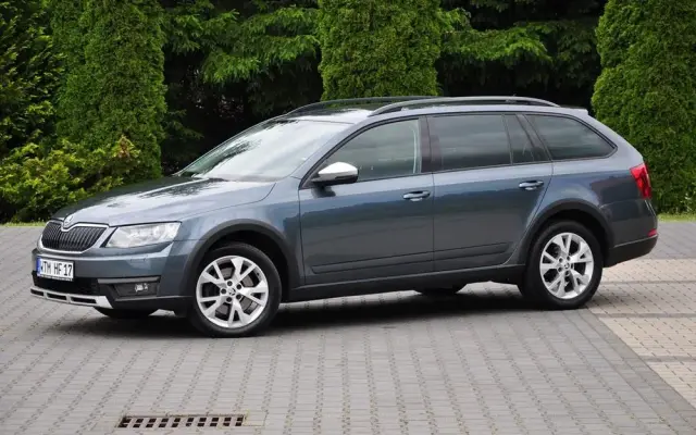 SKODA Octavia Combi 2.0 TDI 4x4 DSG Scout