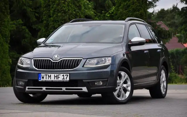 SKODA Octavia Combi 2.0 TDI 4x4 DSG Scout