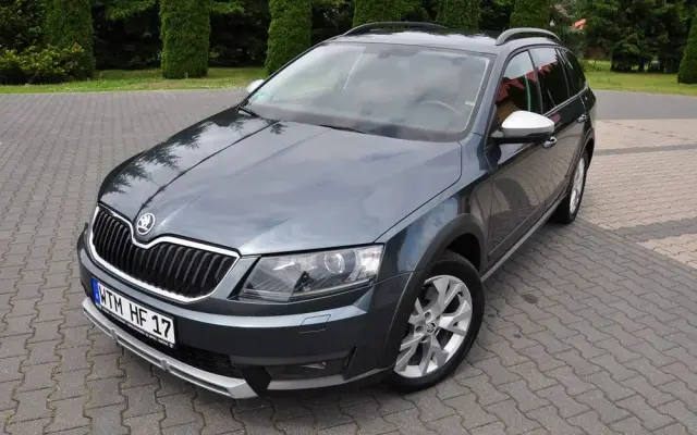 SKODA Octavia Combi 2.0 TDI 4x4 DSG Scout