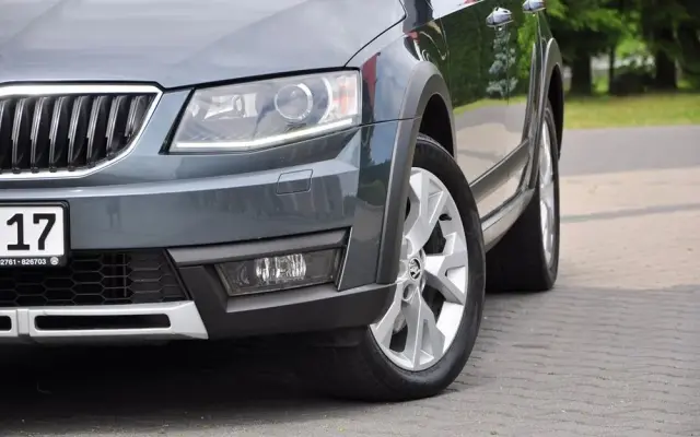 SKODA Octavia Combi 2.0 TDI 4x4 DSG Scout