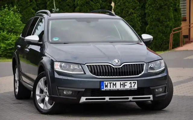SKODA Octavia Combi 2.0 TDI 4x4 DSG Scout