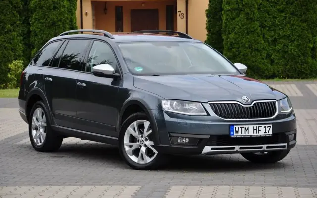 SKODA Octavia Combi 2.0 TDI 4x4 DSG Scout