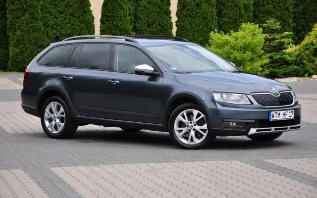 SKODA Octavia Combi 2.0 TDI 4x4 DSG Scout