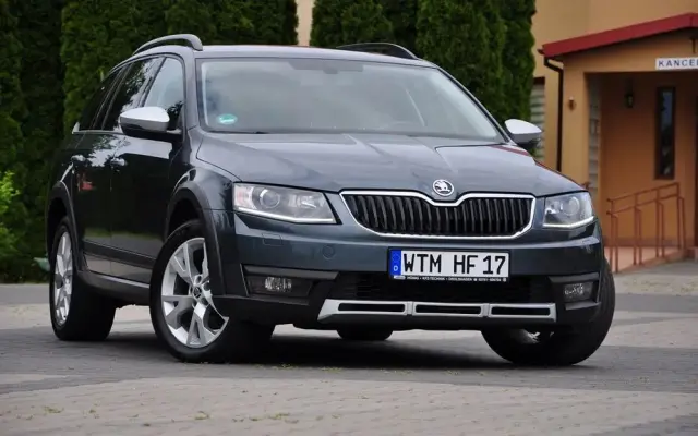 SKODA Octavia Combi 2.0 TDI 4x4 DSG Scout
