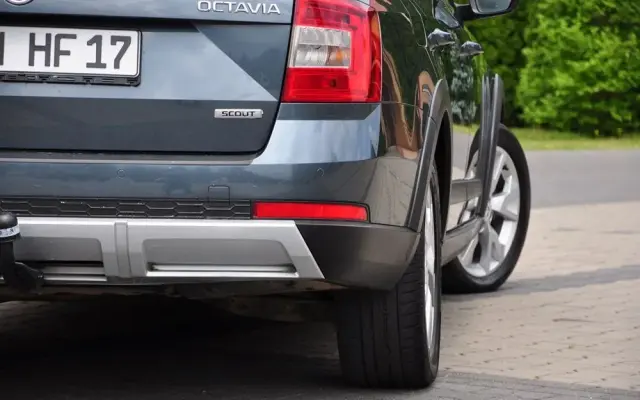 SKODA Octavia Combi 2.0 TDI 4x4 DSG Scout