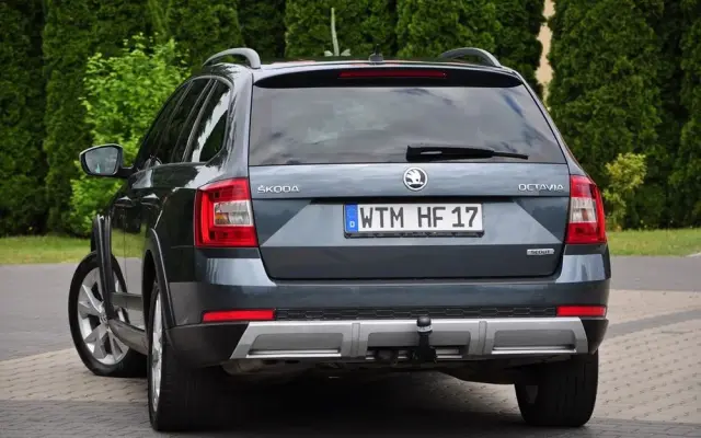 SKODA Octavia Combi 2.0 TDI 4x4 DSG Scout