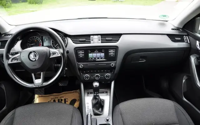 SKODA Octavia Combi 2.0 TDI 4x4 DSG Scout