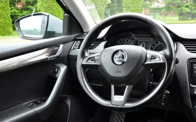 SKODA Octavia Combi 2.0 TDI 4x4 DSG Scout