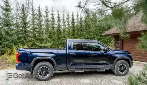 TOYOTA Tundra 