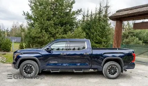 TOYOTA Tundra 