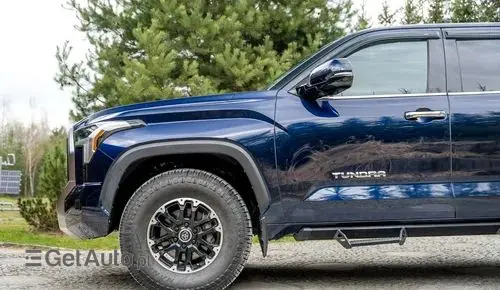 TOYOTA Tundra 