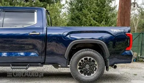 TOYOTA Tundra 