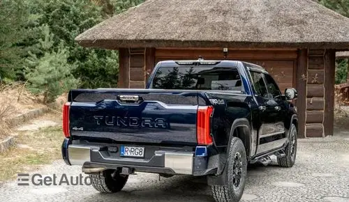 TOYOTA Tundra 