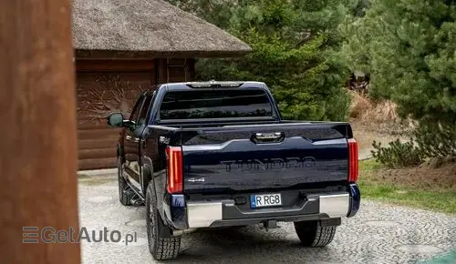 TOYOTA Tundra 
