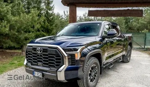 TOYOTA Tundra 