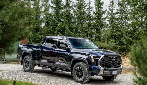 TOYOTA Tundra 