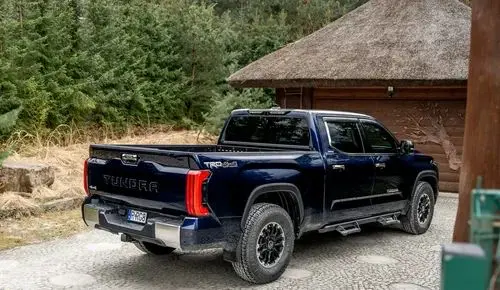 TOYOTA Tundra 