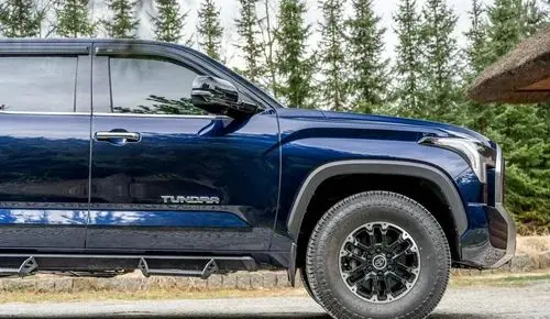 TOYOTA Tundra 