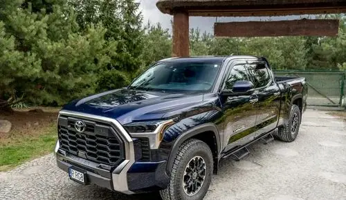 TOYOTA Tundra 
