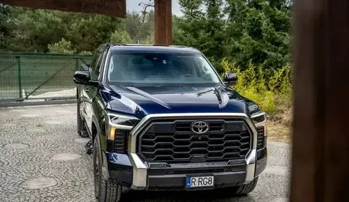 TOYOTA Tundra 