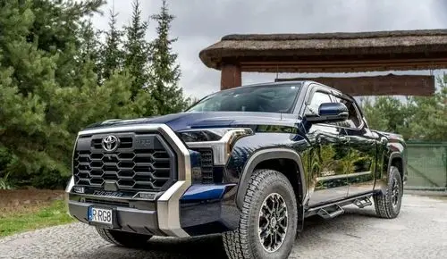 TOYOTA Tundra 