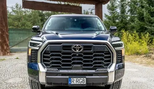 TOYOTA Tundra 