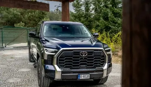 TOYOTA Tundra 