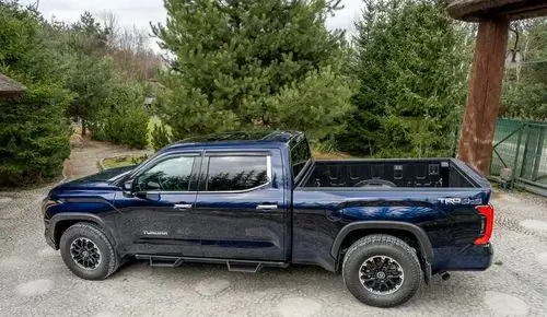 TOYOTA Tundra 