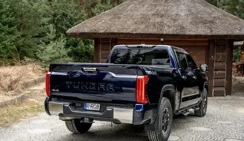 TOYOTA Tundra 