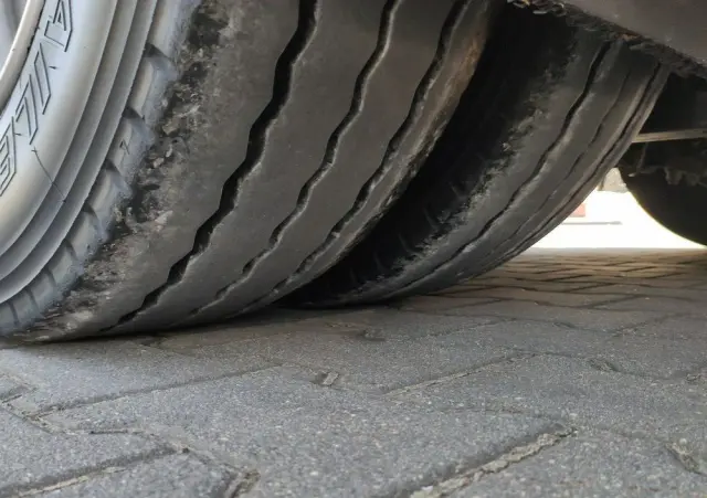 EMTECH Ład-33.3 tony 3osie Tylna oś skrętna Przednia Podnoszona 