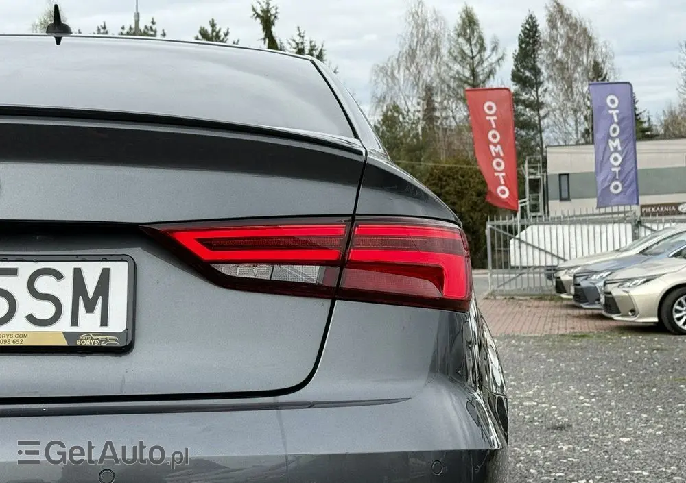 AUDI S3 