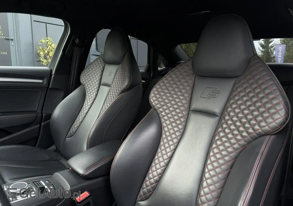 AUDI S3 