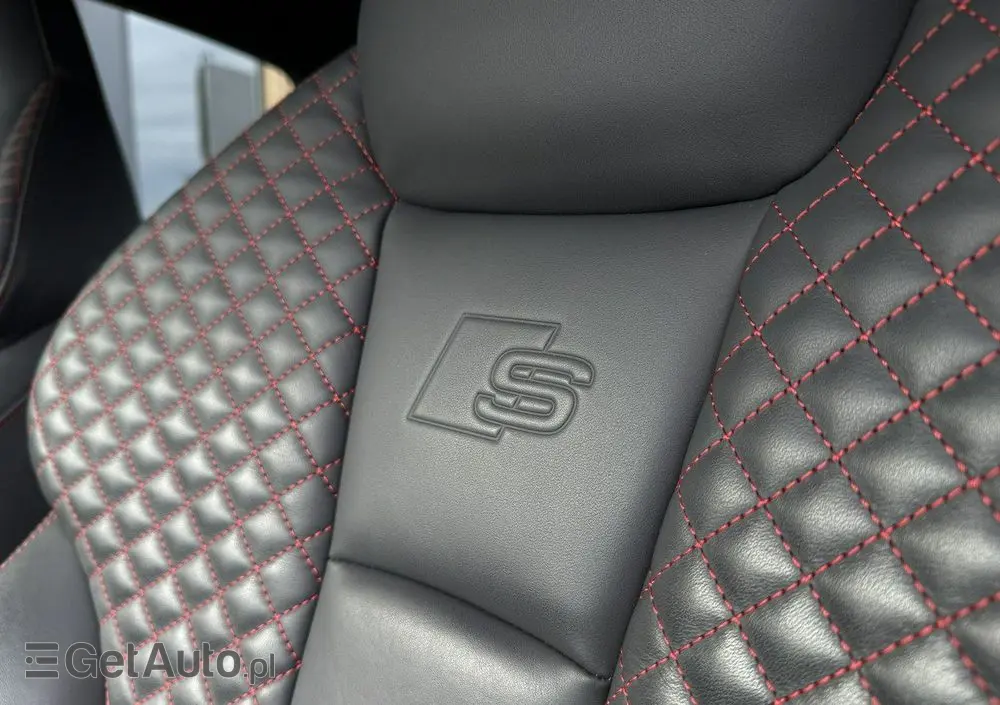 AUDI S3 