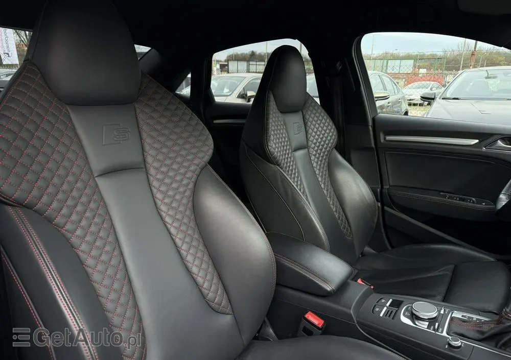 AUDI S3 