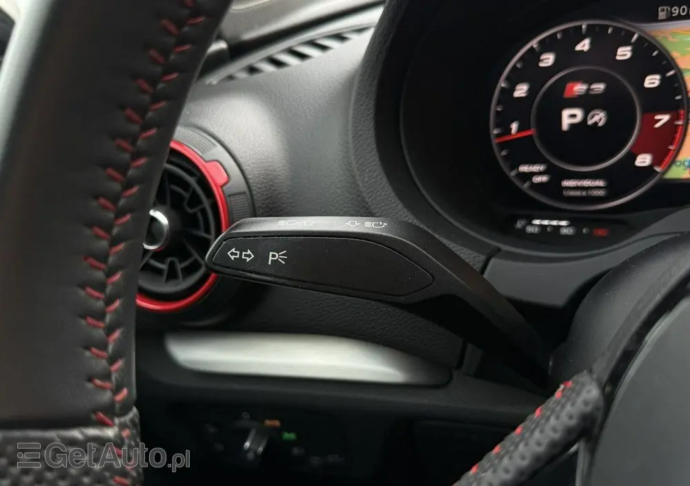 AUDI S3 