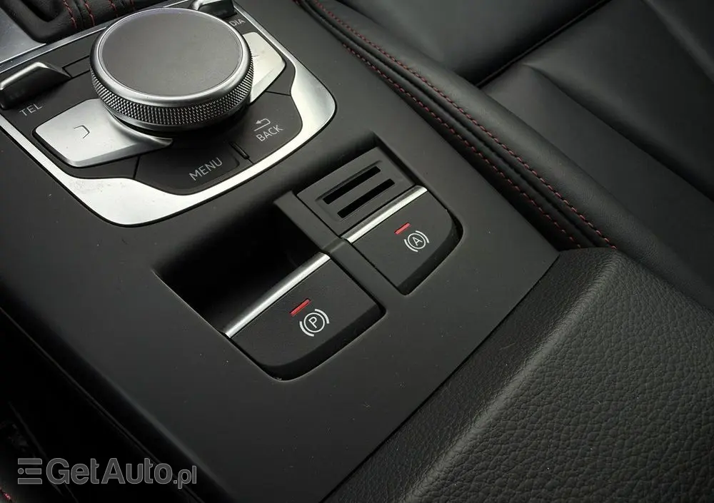 AUDI S3 
