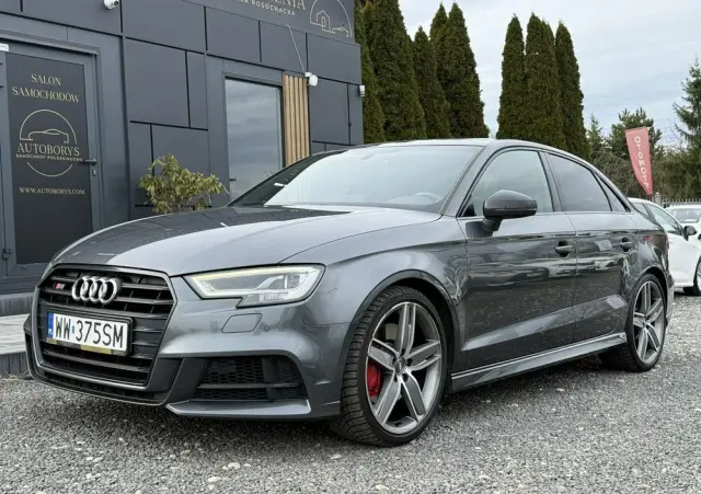 AUDI S3 