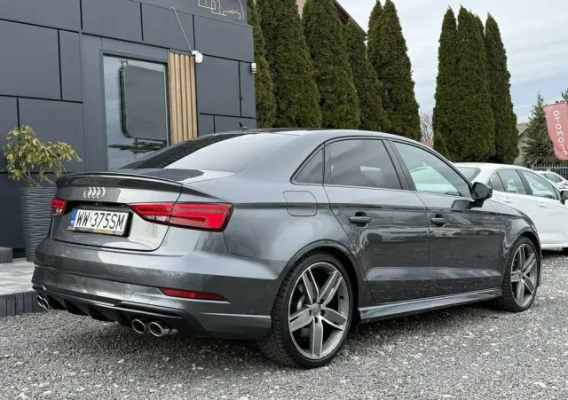 AUDI S3 
