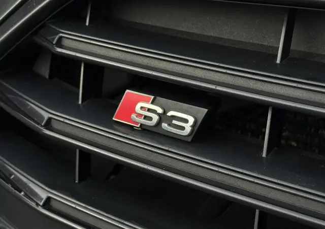AUDI S3 