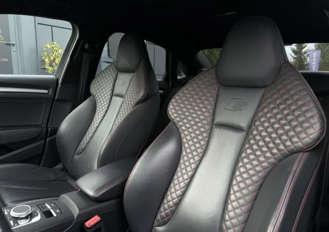 AUDI S3 