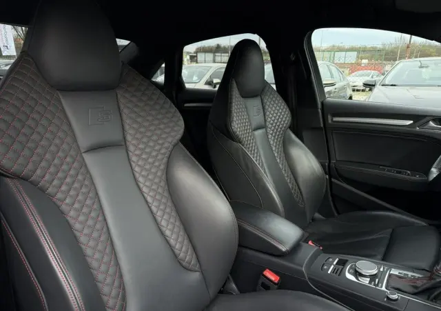 AUDI S3 