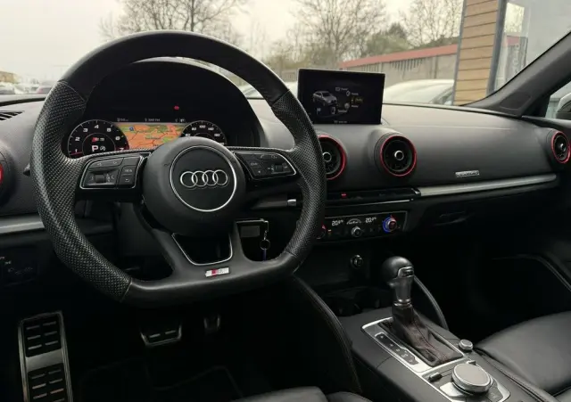 AUDI S3 